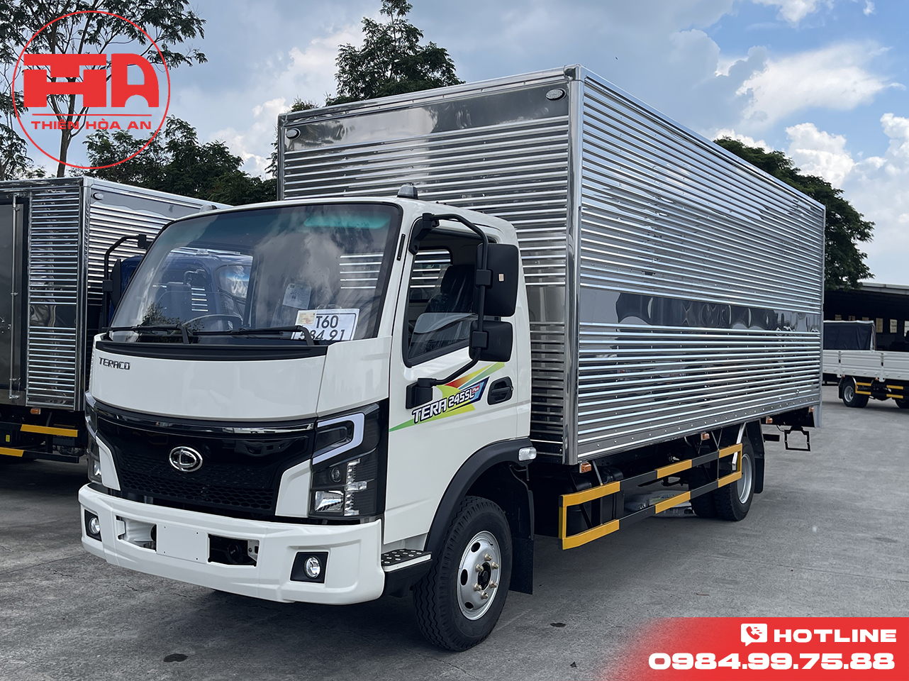 xe-tai-tera245sl-plus-thung-kin